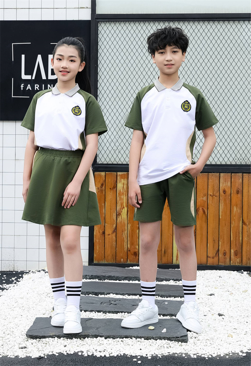 校服